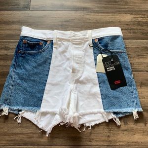 Levi’s wedgie shorts size 28